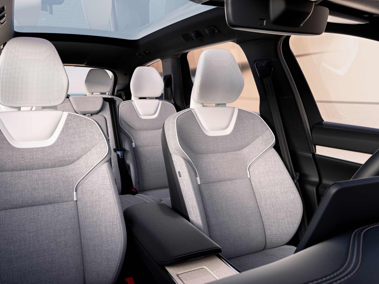 2025 Volvo XC90 PHEV or 2025 Volvo EX90: the choice between a hybrid and an all-electric SUV | Image 3 2025 Volvo XC90 PHEV or 2025 Volvo EX90: the choice between a hybrid and an all-electric SUV (2025 volvo ex90 3)