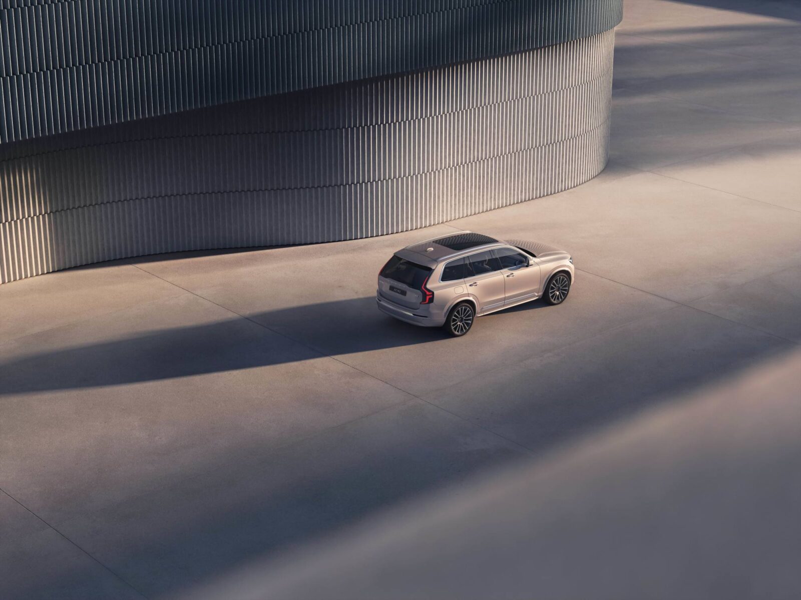 2025 Volvo XC90 PHEV or 2025 Volvo EX90: the choice between a hybrid and an all-electric SUV | Image 10 2025 Volvo XC90 PHEV or 2025 Volvo EX90: the choice between a hybrid and an all-electric SUV (2025 volvo xc90 phev 3)