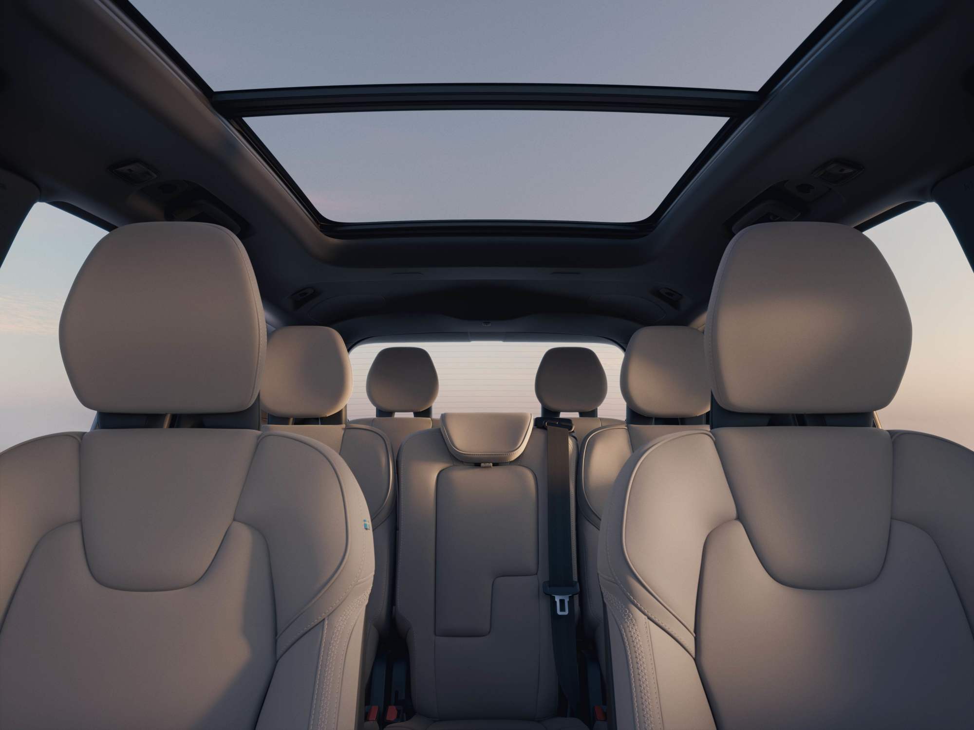 2025 Volvo XC90 PHEV or 2025 Volvo EX90: the choice between a hybrid and an all-electric SUV | Image 8 2025 Volvo XC90 PHEV or 2025 Volvo EX90: the choice between a hybrid and an all-electric SUV (2025 volvo xc90 phev 4)