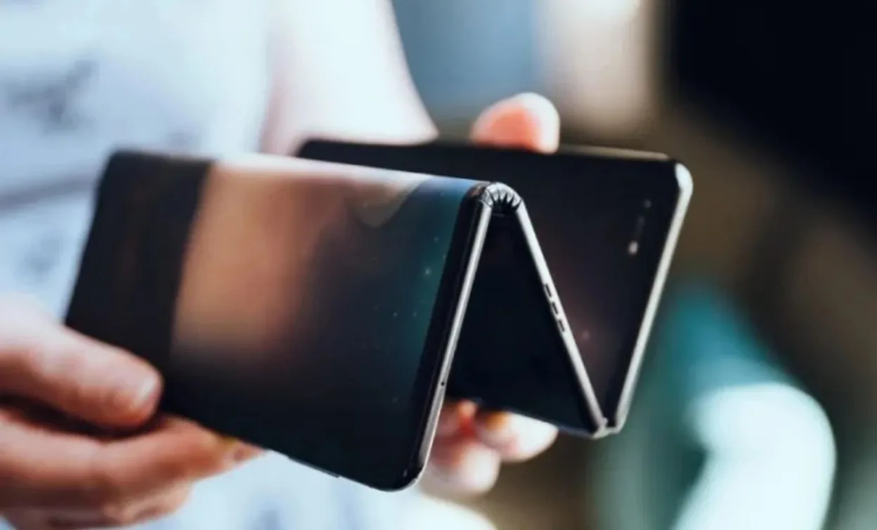 Huawei is gearing up to launch the world’s first triple folding smartphone