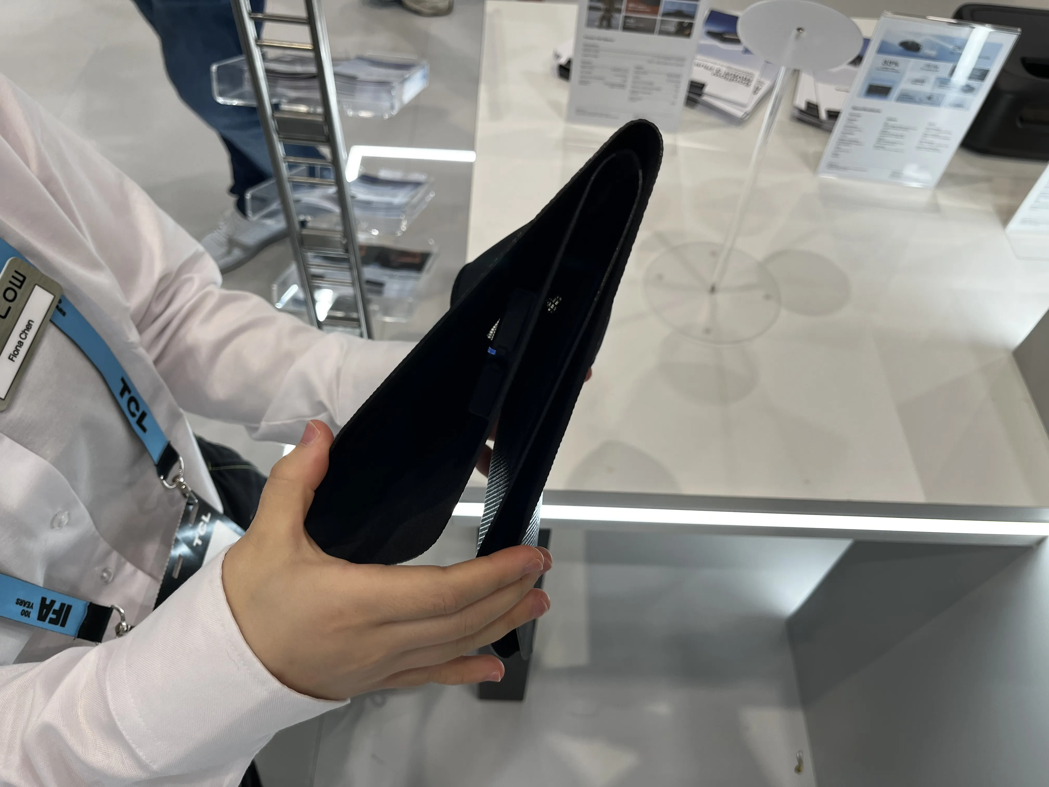 IFA 2024. EcoFlow unveiled a hat with solar panels | Image 3 IFA 2024. EcoFlow unveiled a hat with solar panels (img 3733)