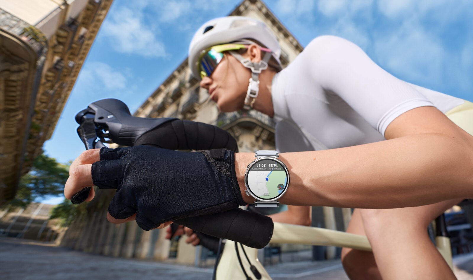 M.Video-Eldorado launched pre-orders for the new Huawei Watch GT 5 and Watch D2 | Image 1 M.Video-Eldorado launched pre-orders for the new Huawei Watch GT 5 and Watch D2 (ksp image jana cycling en)