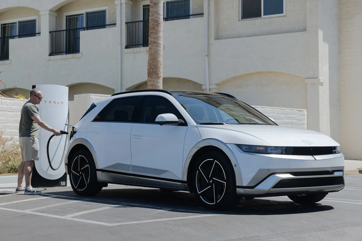 Hyundai Ioniq 5 2025: the first electric car with Tesla Supercharger support