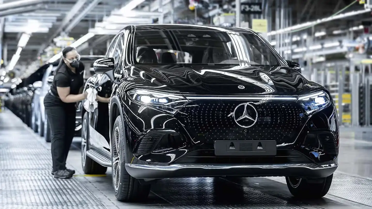 Automakers cut electric car plans | Image 2 Automakers cut electric car plans (mercedes alabama)