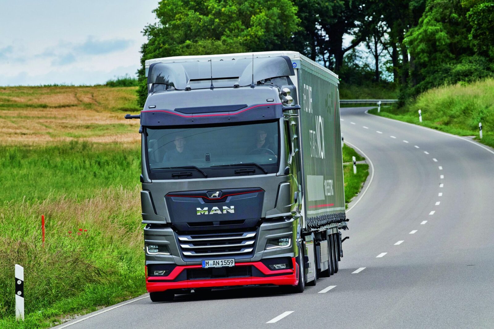 MAN begins a new era of electric trucks | Image 1 MAN begins a new era of electric trucks (1920 240826 mtb pi vergleichstest trucker 1)