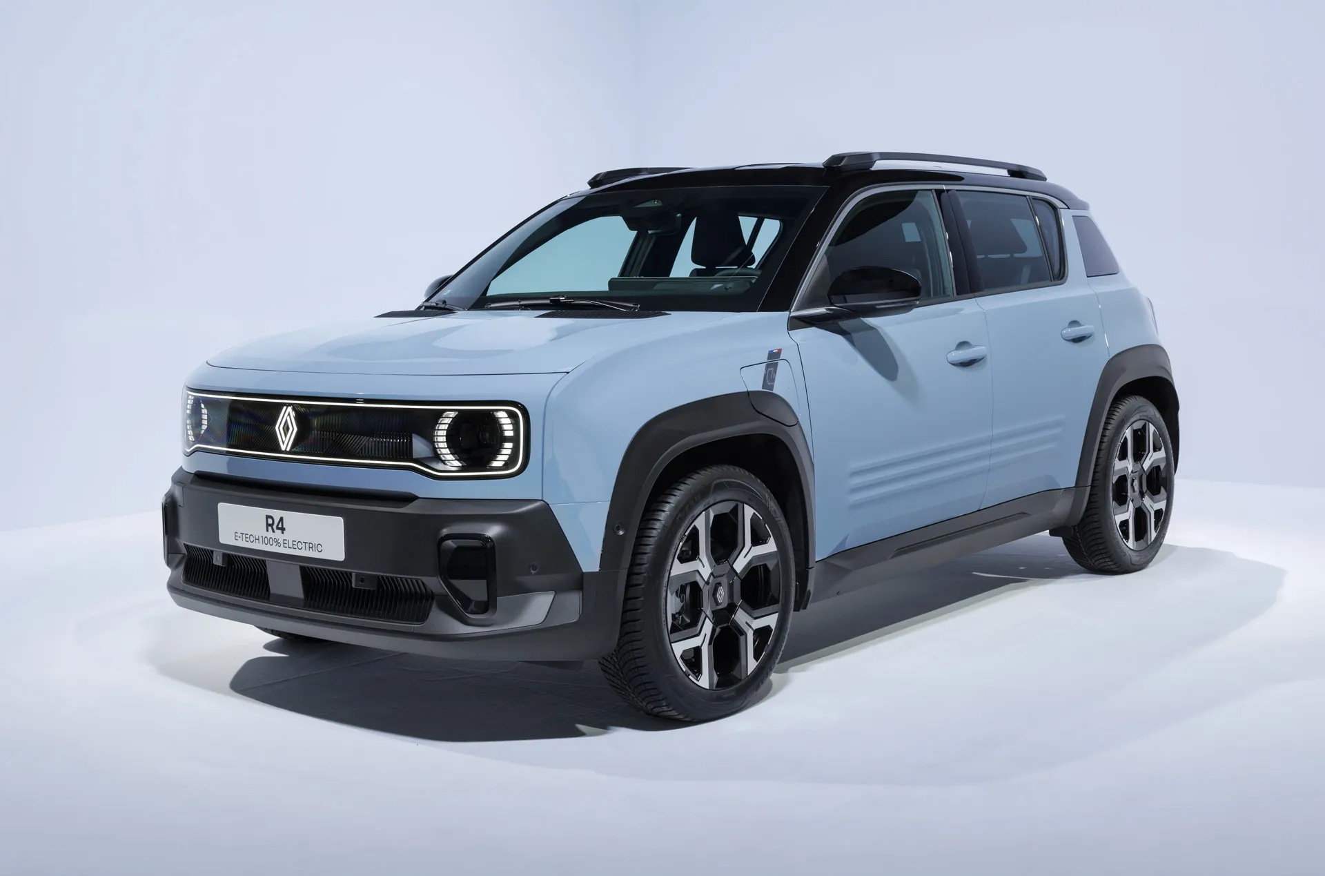 Modern Renault 4 E-Tech debuted at Paris Motor Show 2024 | Image 1 Modern Renault 4 E-Tech debuted at Paris Motor Show 2024 (2025 renault 4 e tech 100945747 h)
