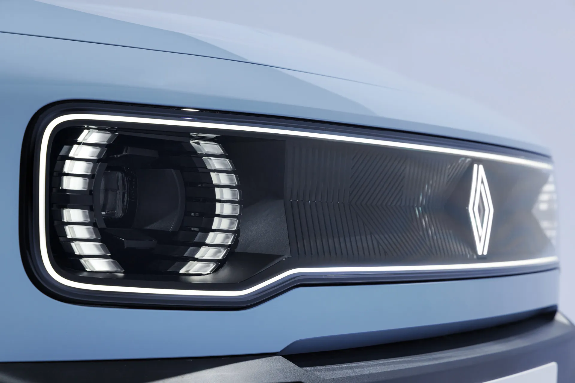 Modern Renault 4 E-Tech debuted at Paris Motor Show 2024 | Image 3 Modern Renault 4 E-Tech debuted at Paris Motor Show 2024 (2025 renault 4 e tech 100945752 h)