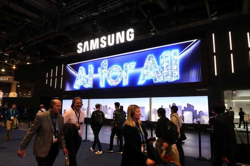 Samsung Electronics apologizes for low profits amid AI chip problems