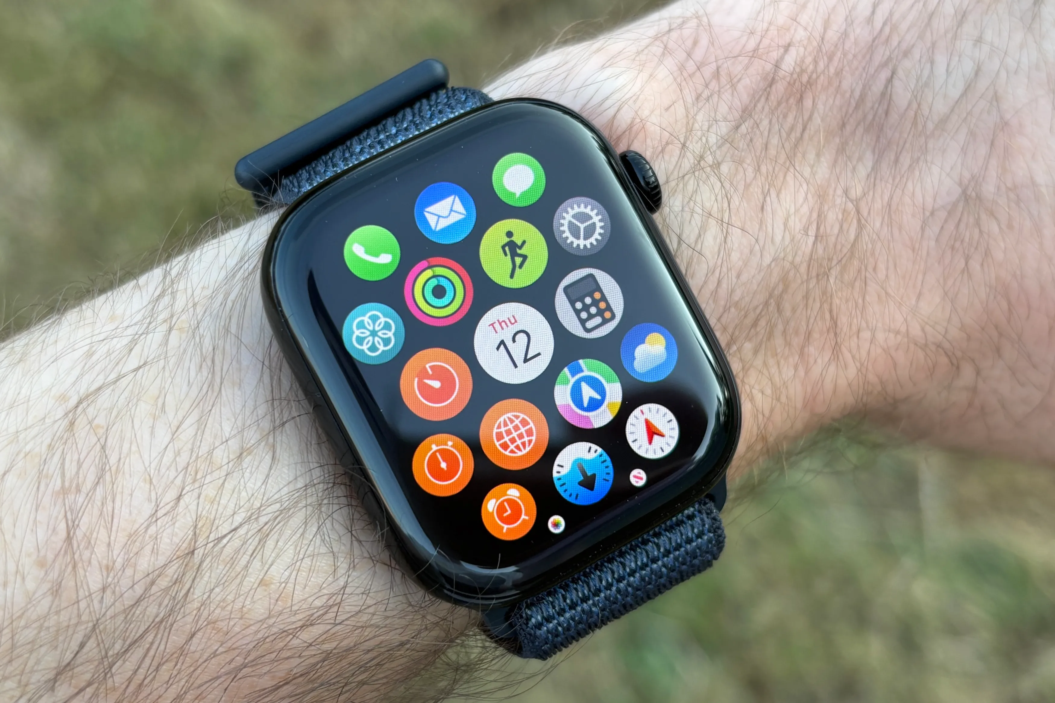 Apple Watch Series 10 vs Watch SE 2: Which is better? | Image 6 Apple