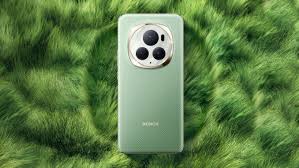 Honor CEO shows off the upcoming Magic7 Pro