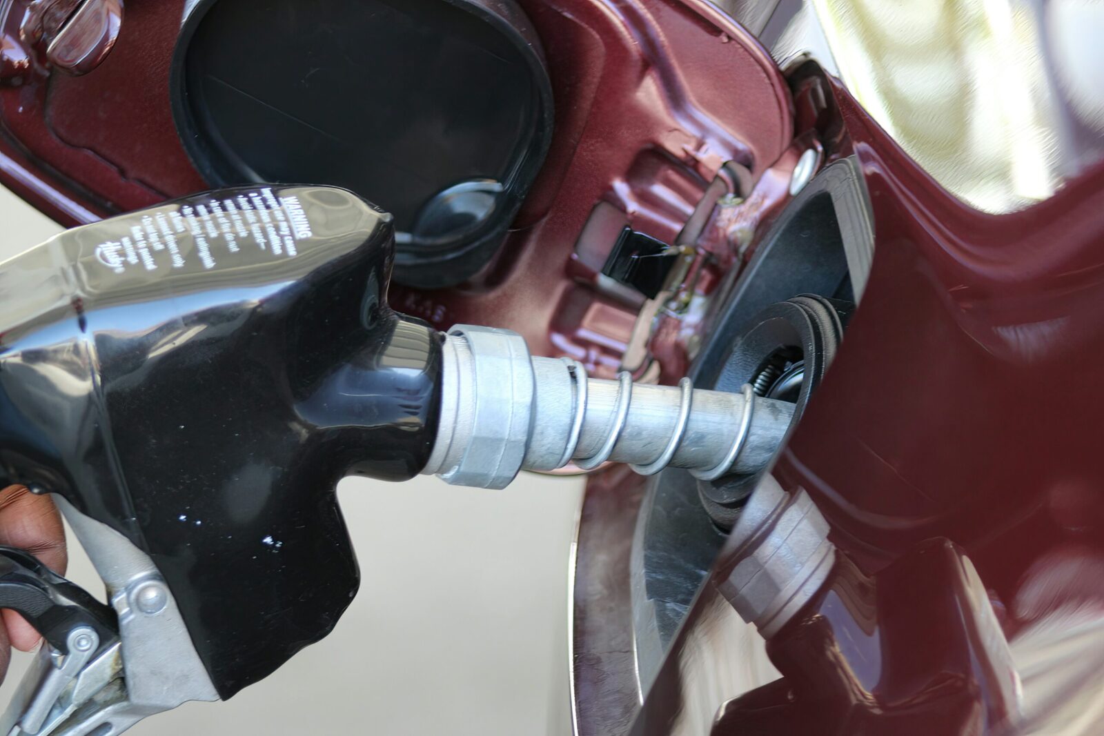 How to save money on fuel: mechanic tips for refueling your car | Image 2 How to save money on fuel: mechanic tips for refueling your car (dawn mcdonald tizmsrow7vc unsplash scaled)