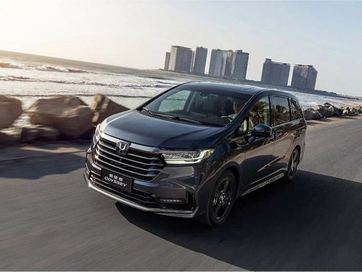 New generation Honda Odyssey enters Russian market (foto 1)