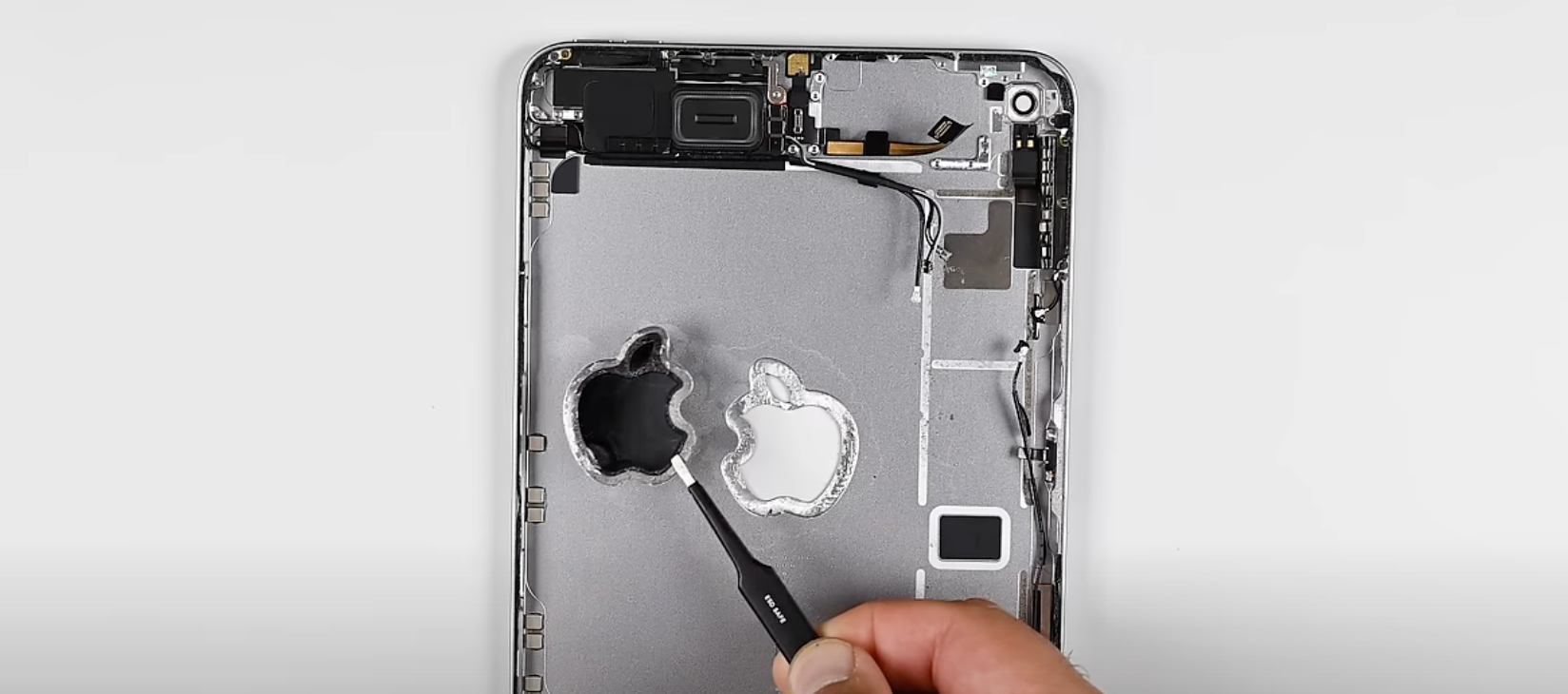 Disassembly of iPad mini 7 reveals no changes to fix 'jelly scrolling' | Image 1 Disassembly of iPad mini 7 reveals no changes to fix 'jelly scrolling' (image 4824b3.png)