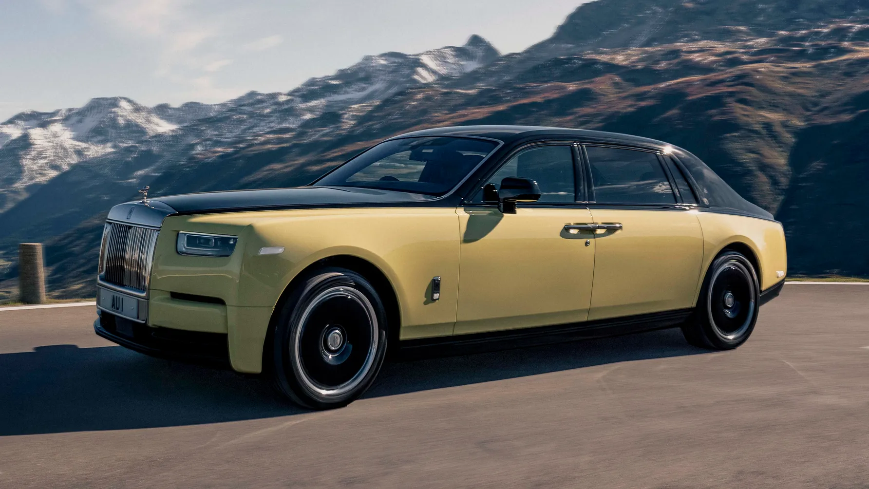 Rolls-Royce Phantom Goldfinger: an exclusive limousine to celebrate the 60th anniversary of “Goldfinger” Rolls-Royce Phantom Goldfinger: an exclusive limousine to celebrate the 60th anniversary of “Goldfinger”