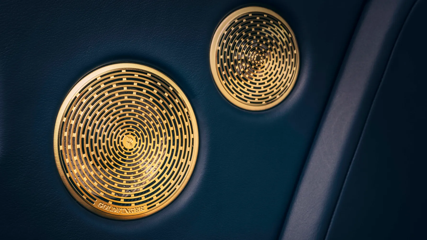 Rolls-Royce Phantom Goldfinger: exclusive limousine to celebrate 60 years of 'Goldfinger' | Image 2 Rolls-Royce Phantom Goldfinger: exclusive limousine to celebrate 60 years of 'Goldfinger' (p90576488 highres rolls royce phantom .jpg)