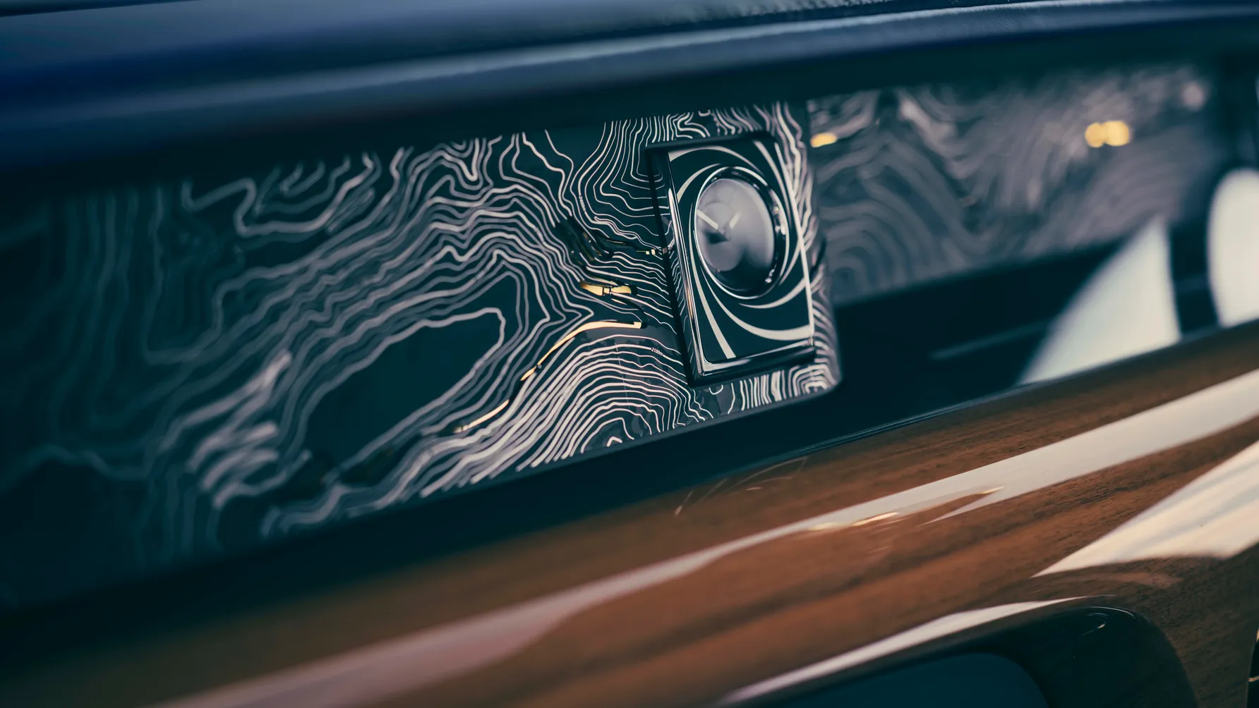 Rolls-Royce Phantom Goldfinger: exclusive limousine to celebrate 60 years of 'Goldfinger' | Image 5 Rolls-Royce Phantom Goldfinger: exclusive limousine to celebrate 60 years of 'Goldfinger' (p90576499 highres rolls royce phantom .jpg)