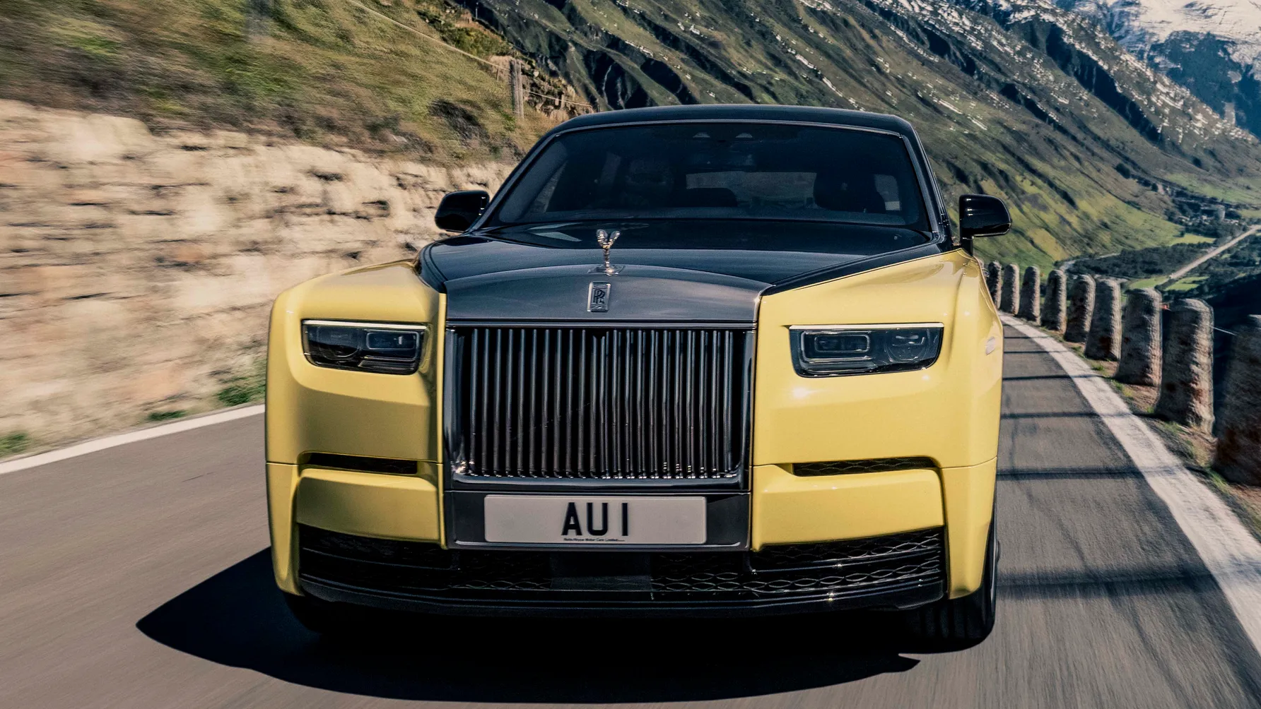 Rolls-Royce Phantom Goldfinger: exclusive limousine to celebrate 60 years of 'Goldfinger' | Image 1 Rolls-Royce Phantom Goldfinger: exclusive limousine to celebrate 60 years of 'Goldfinger' (p90576500 highres rolls royce phantom .jpg)