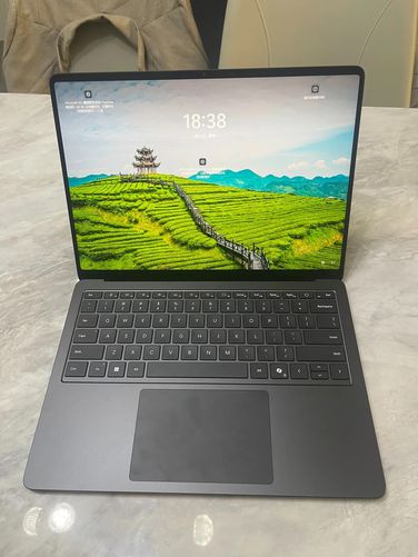 Microsoft Surface Laptop prototype with Intel Lunar Lake chips found online | Image 2 Microsoft Surface Laptop prototype with Intel Lunar Lake chips found online (surfacelaptopprototype1)