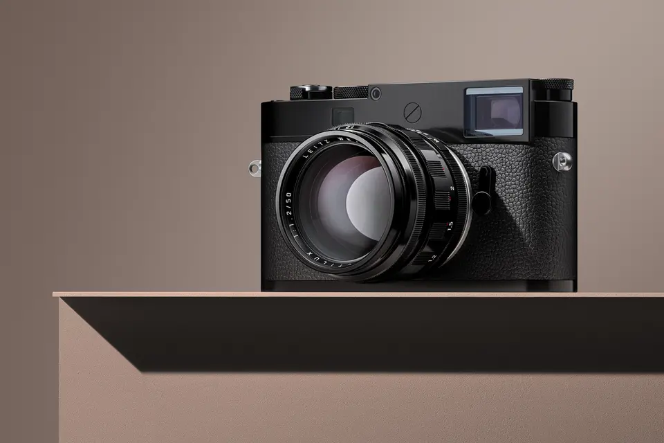 Leica unveiled the new M11 camera and Noctilux-M 50 f/1.2 lens in glossy black | Image 3 Leica
