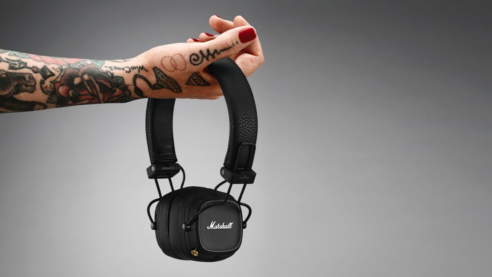 Top 5 Best Budget Wireless Overhead Headphones for 2024 | Image 5 Top 5 Best Budget Wireless Overhead Headphones for 2024 (6843605916)
