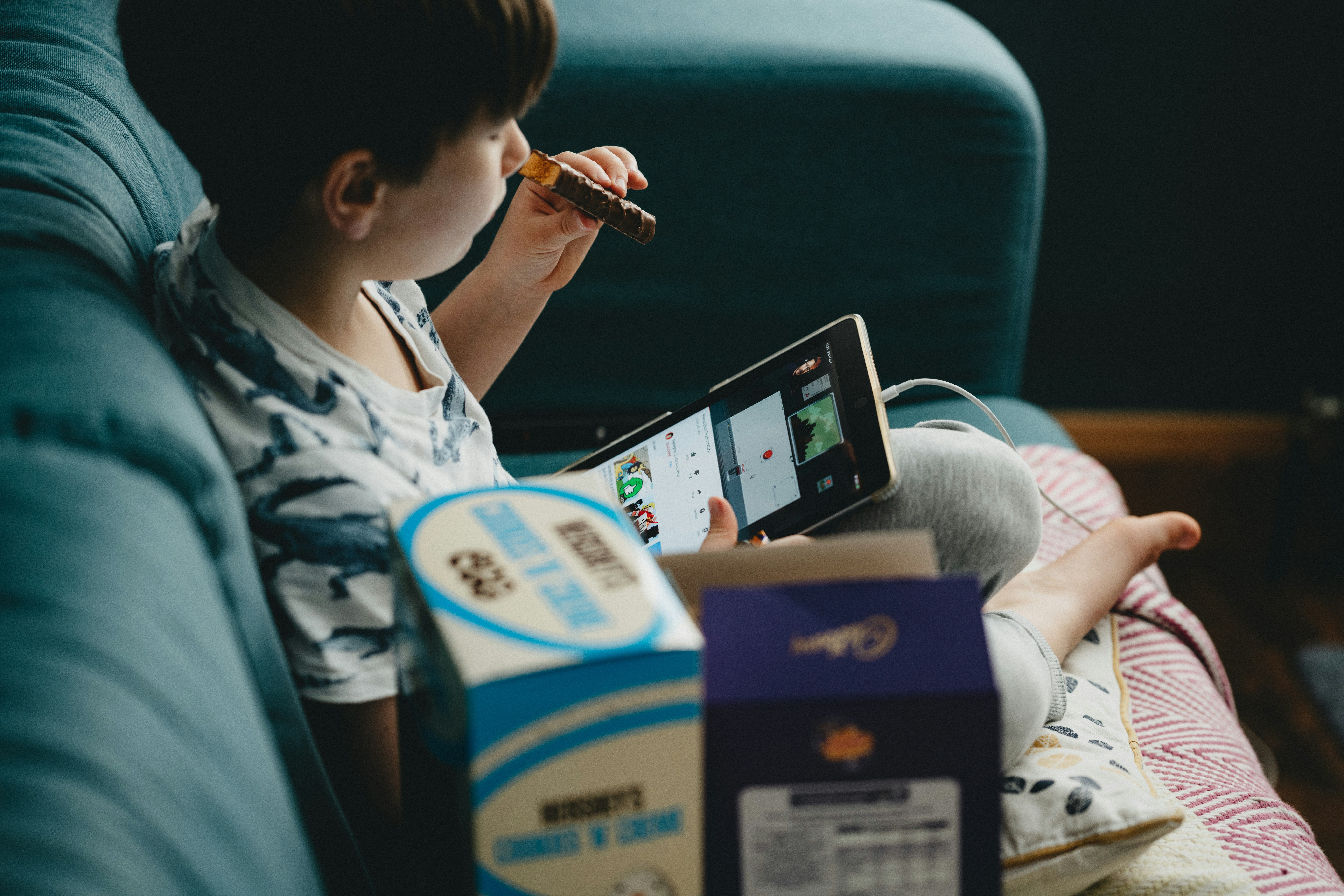 Australia plans to ban social media for under-16s | Image 1 Australia plans to ban social media for under-16s (annie spratt ed5atzx2kti unsplash)