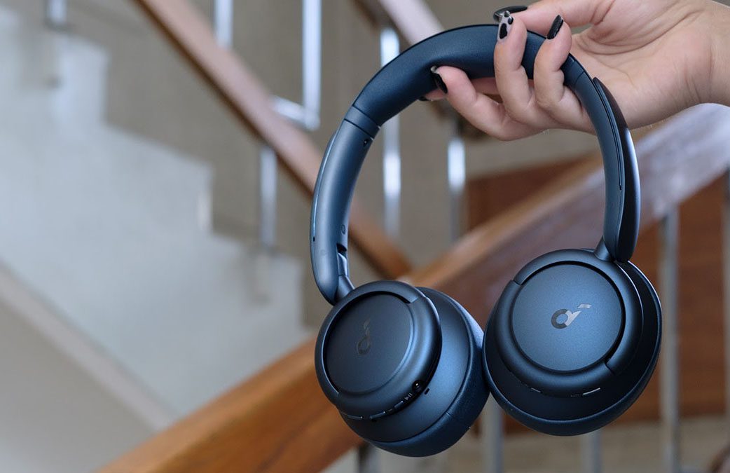 Top 5 Best Budget Wireless Overhead Headphones for 2024 | Image 2 headphone