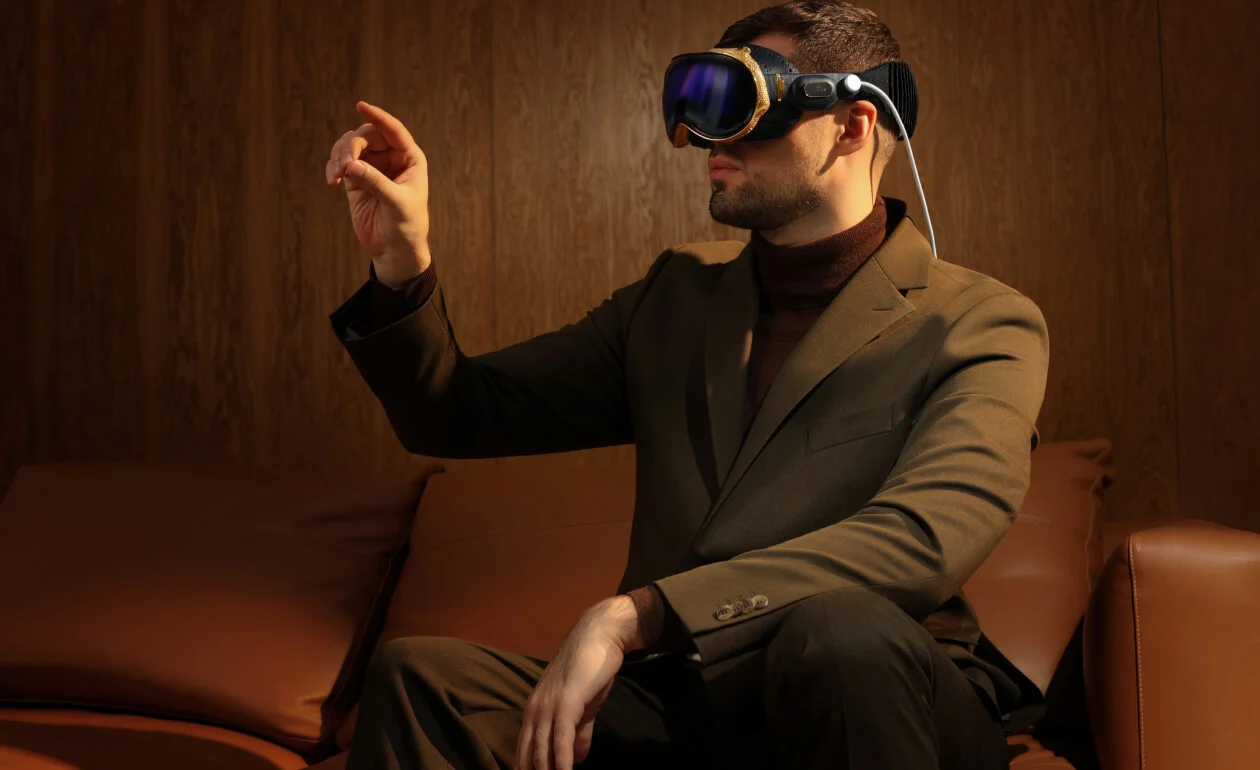 Caviar unveiled the world's first custom version of the Apple Vision Pro | Image 2 Caviar