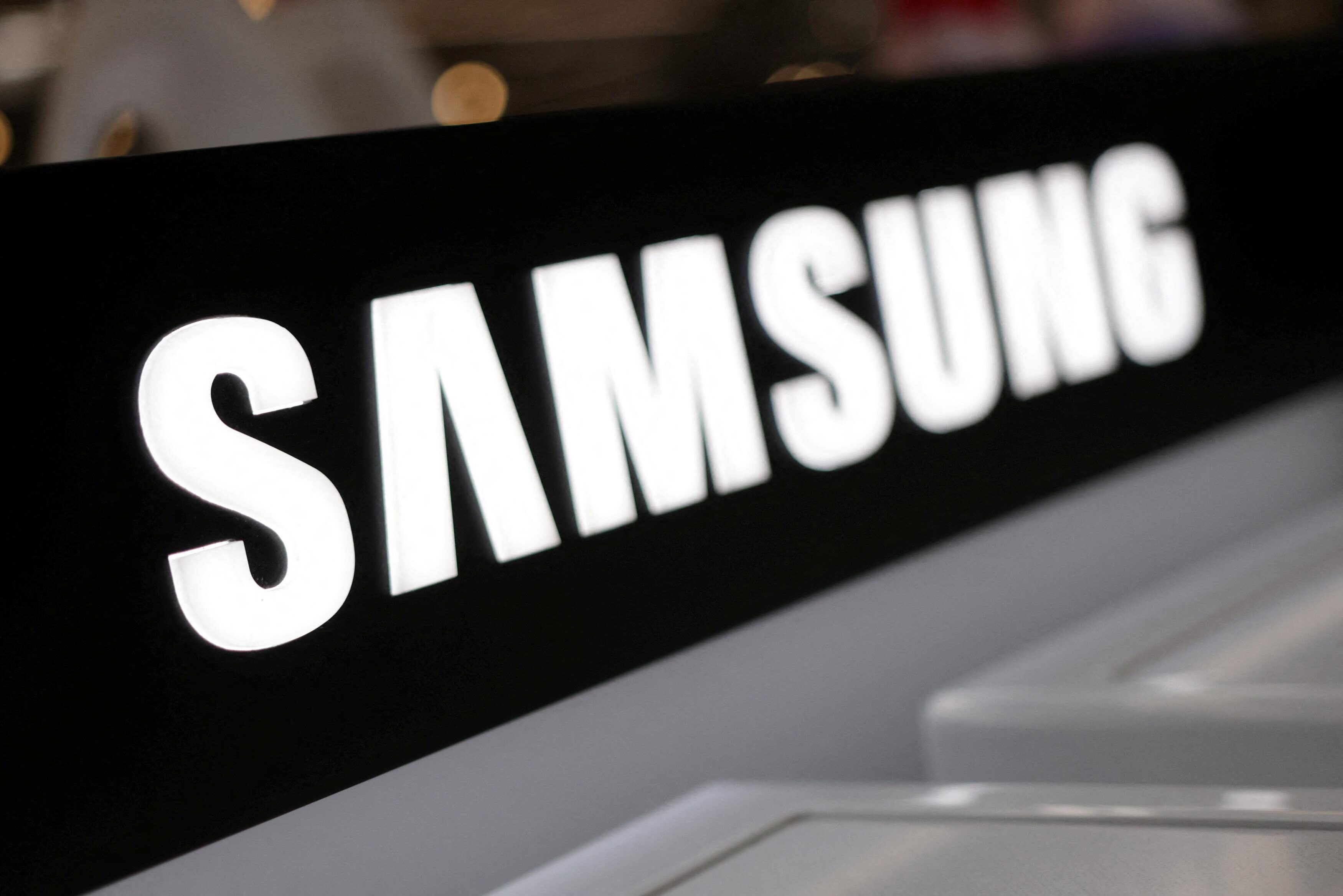 Samsung buys back $7 billion in stock to regain market position | Image 2 Samsung buys back $7 billion in stock to regain market position (tempimageec9pny)