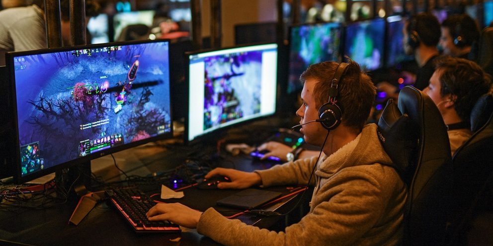 Revenue from computer clubs in Russia continues to grow steadily Revenue from computer clubs in Russia continues to grow steadily