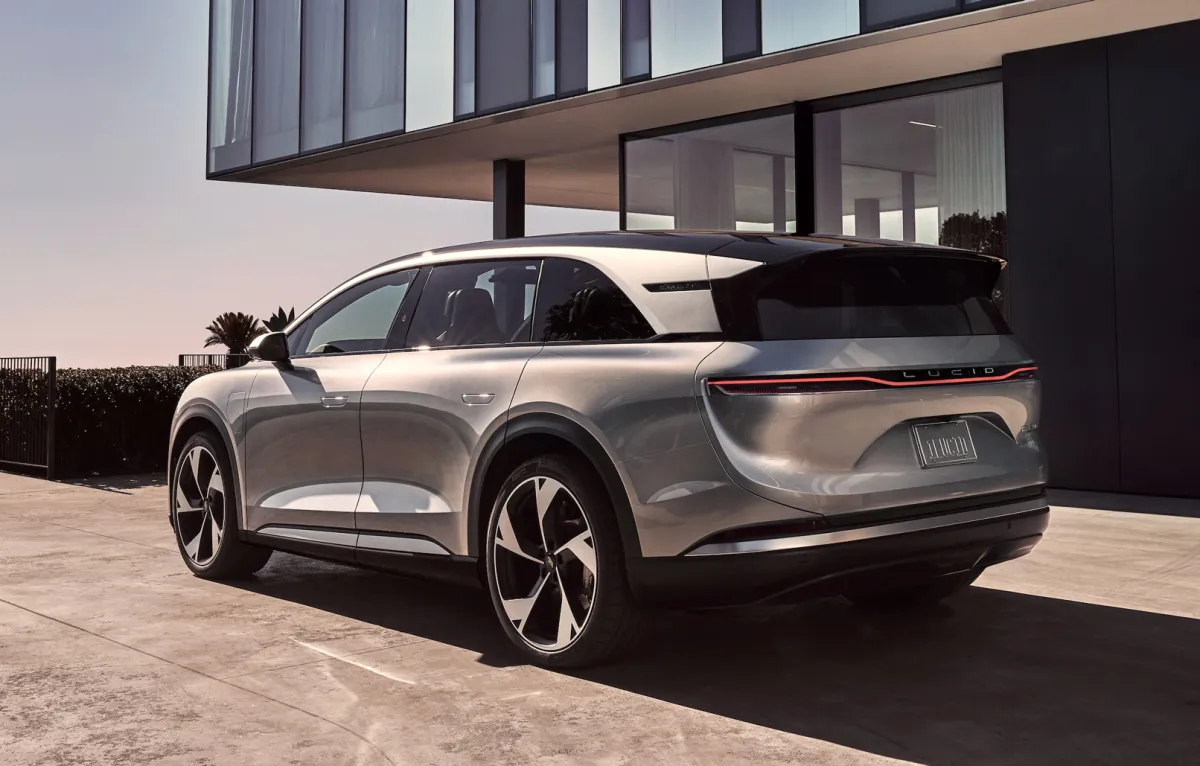 Lucid Motors Gravity: the company's first SUV rolled off the assembly line | Image 1 Lucid Motors Gravity: the company's first SUV rolled off the assembly line