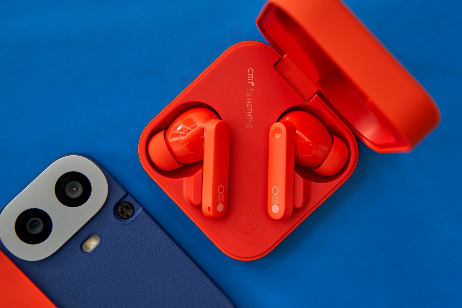 Top 7 inexpensive gadgets to gift for New Year | Image 3 Top 7 inexpensive gadgets to gift for New Year (obzor cmf buds pro 2 funkcionalnye tws naushniki s neobychnym kolyosikom i chatgpt)