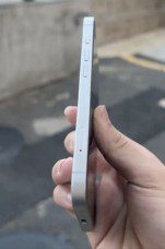 iPhone SE 4 will get a bangs screen | Image 2 iPhone SE 4 will get a bangs screen (2 4)