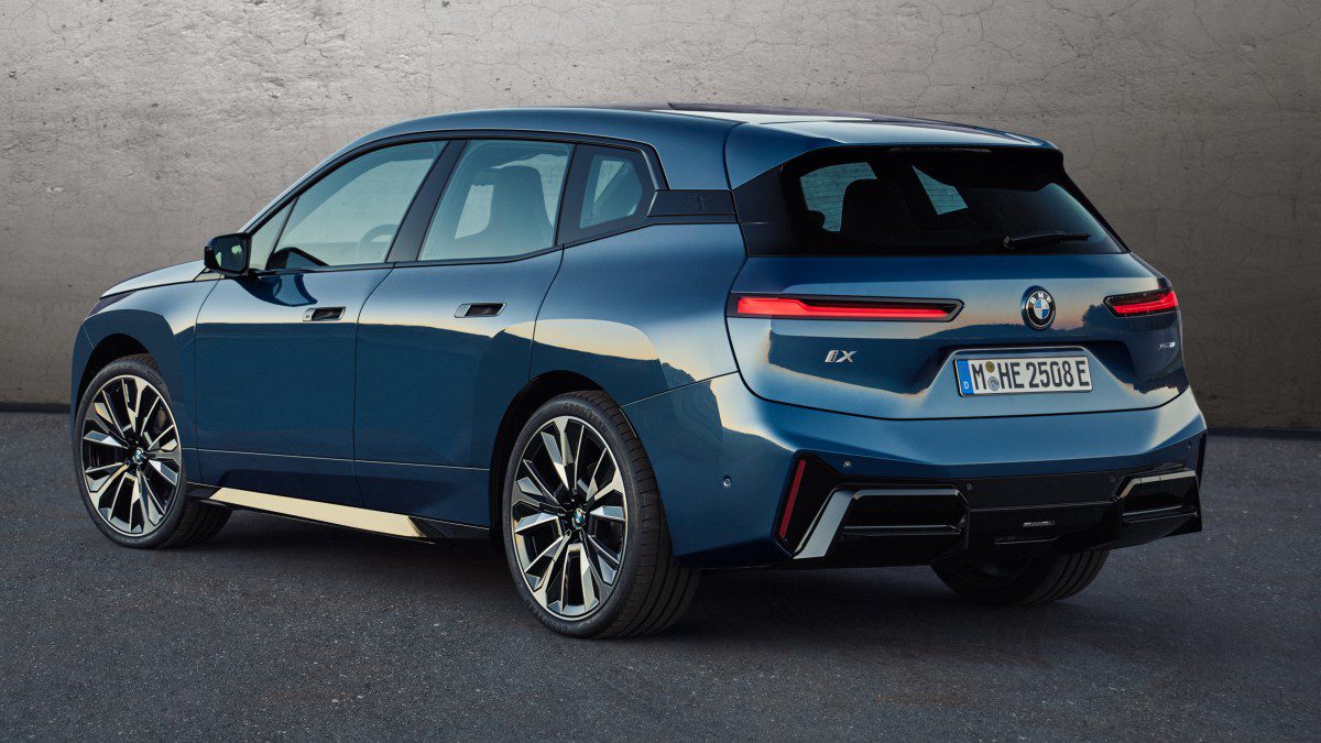 BMW unveils updated iX electric SUV | Image 2 BMW iX