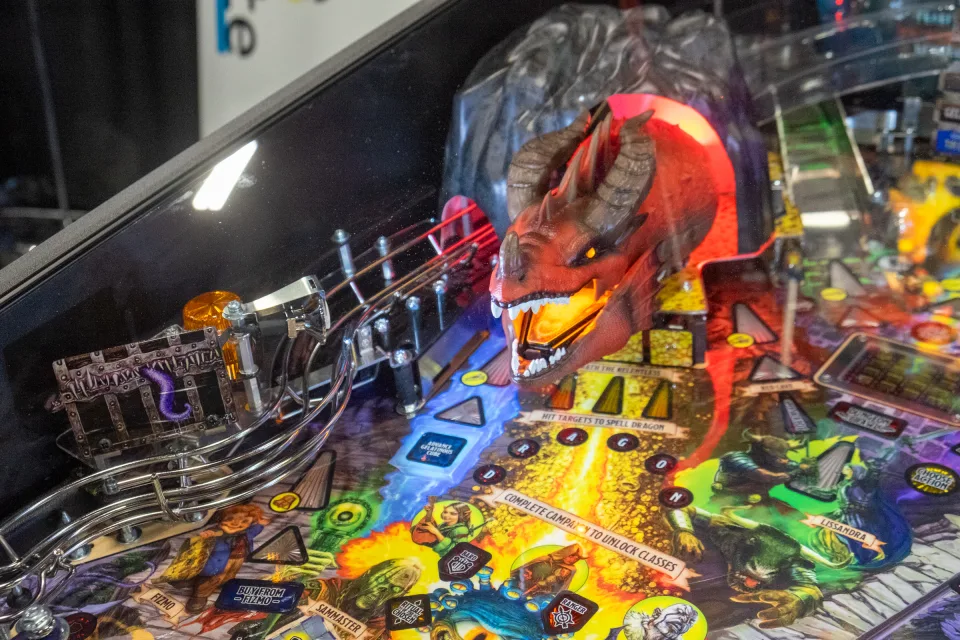 CES 2025: Stern Pinball unveils new “Dungeons & Dragons: The Tyrant’s Eye” slot machine