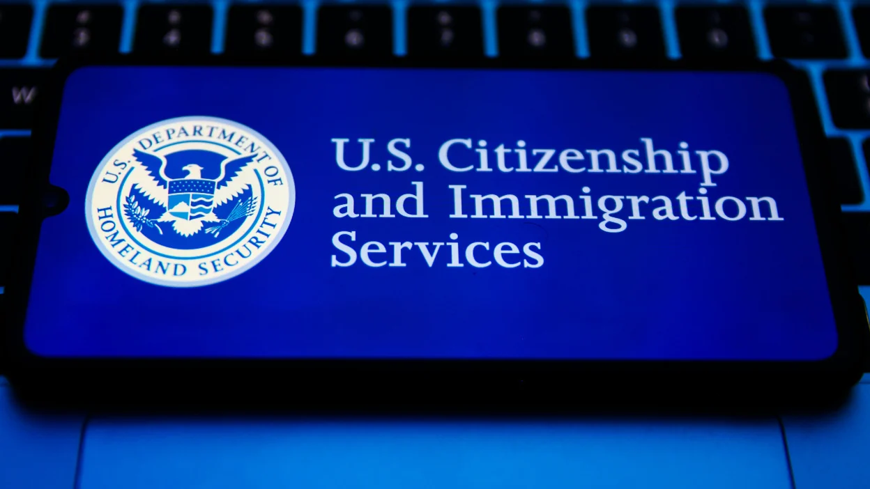 U.S. immigration officials want to check social media accounts of citizenship applicants