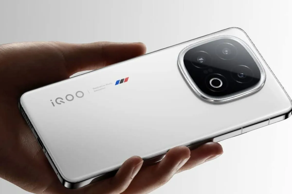 iQOO 15 and iQOO Neo 11: flagships with 2K display and 7000 mAh battery iQOO 15 and iQOO Neo 11: flagships with 2K display and 7000 mAh battery