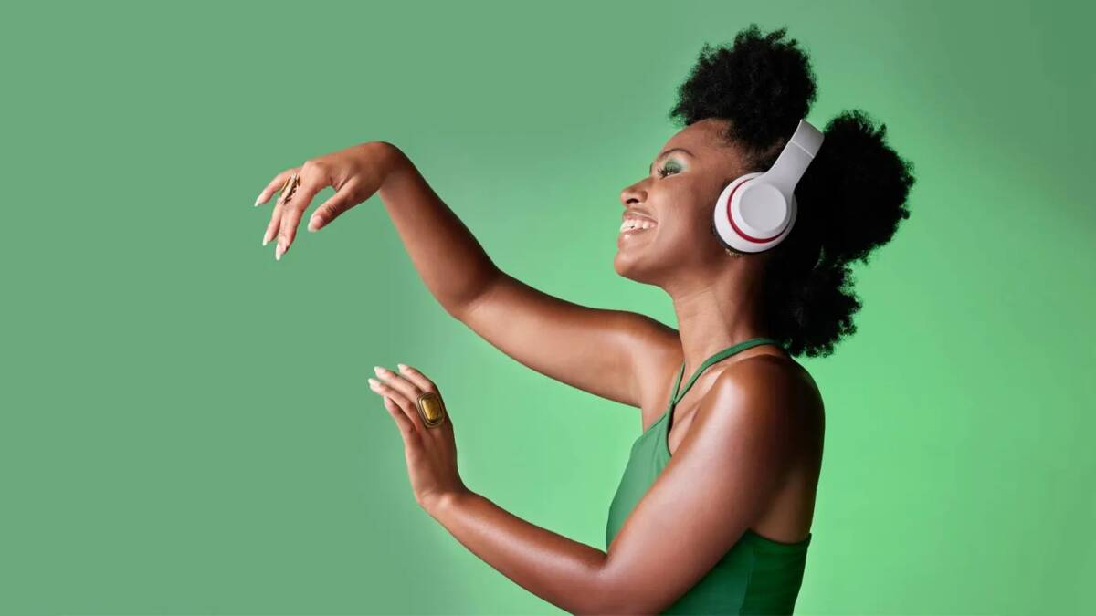 music headphones spotify 1500 800