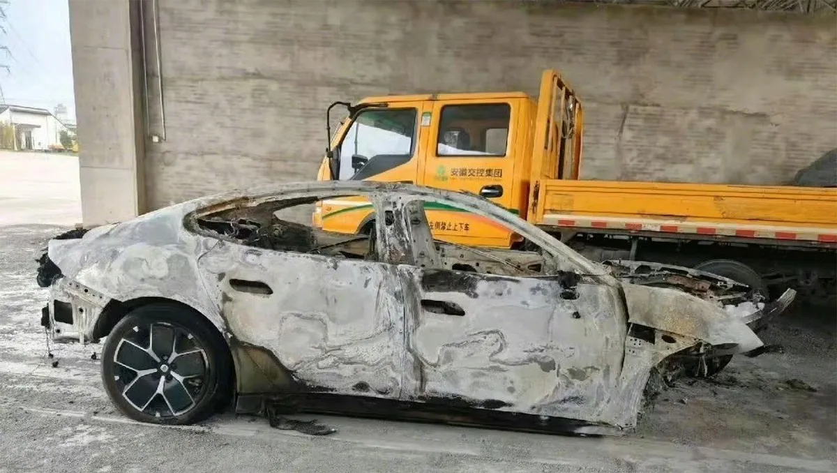 Xiaomi SU7 breaks sales records, but car crash hits shares hard | Image 1 Xiaomi SU7