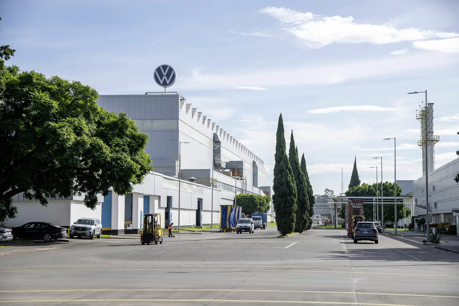 Volkswagen suspends US deliveries due to new trade restrictions
