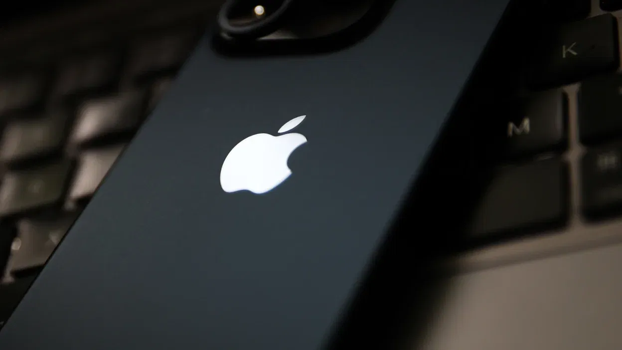 Apple has notified users in 100 countries of an attempted spyware attack Apple has notified users in 100 countries of an attempted spyware attack