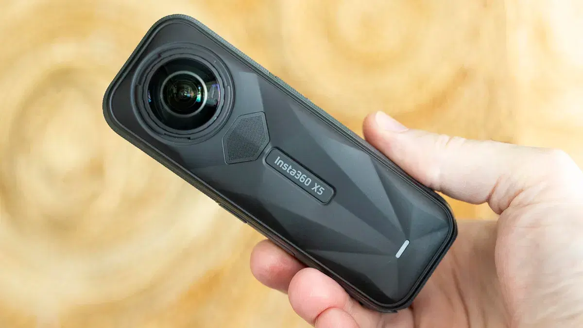 Insta360 X5: new 360° action camera with improved sensor and AI features