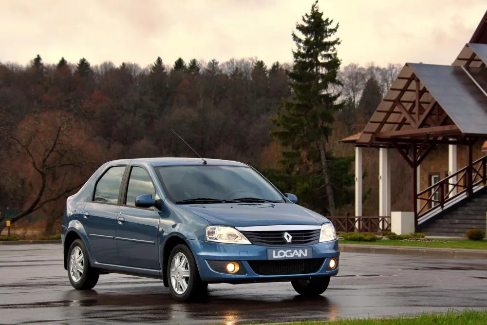 The expert named 6 main disadvantages of the first Renault Logan