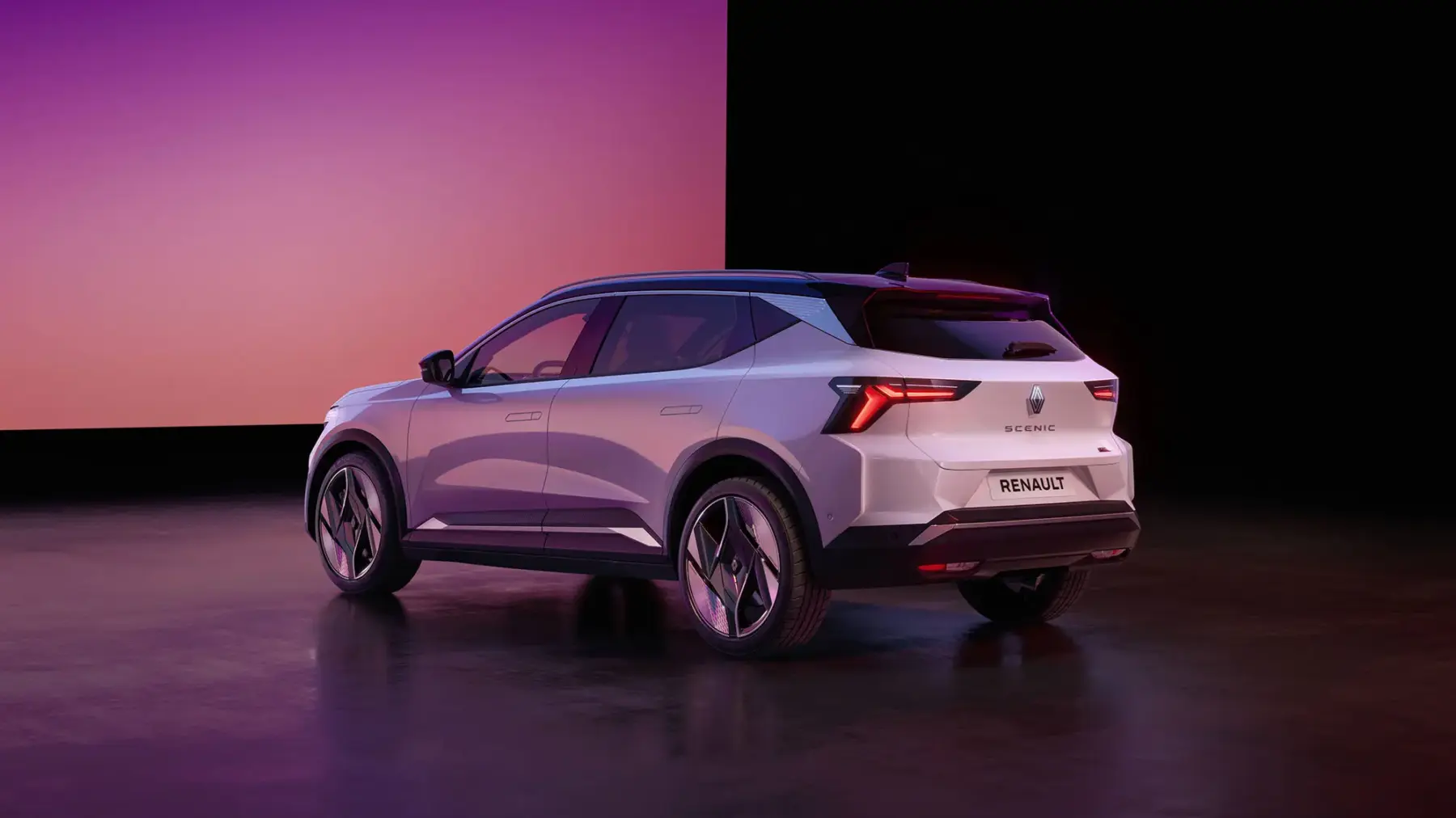 Renault has updated the Scenic E-Tech: new technology, more comfort and a price reduction