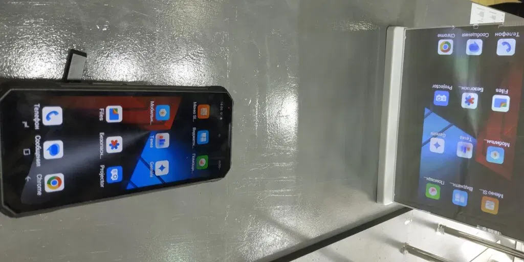 V Max Plus with built-in projector can run up to 3 hours continuously without recharging