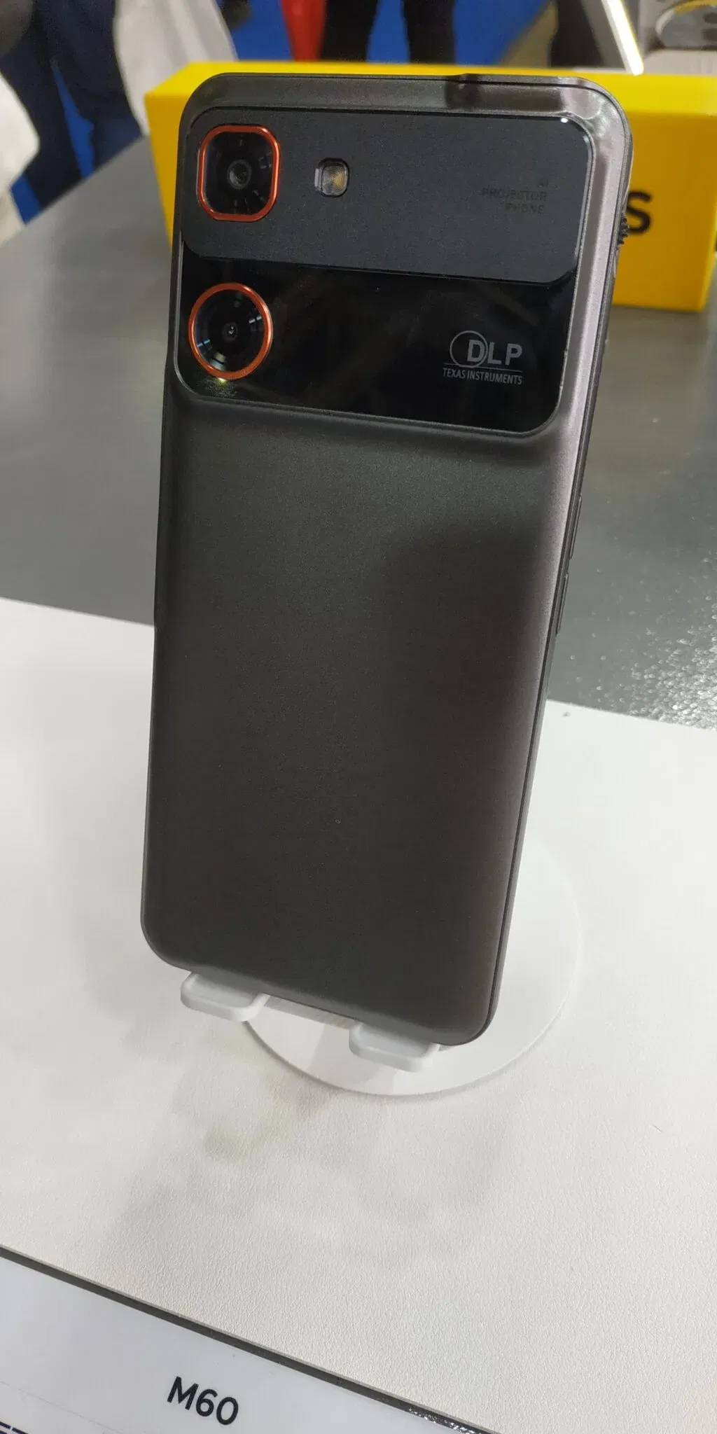 First DOOGEE M60 ultra-thin smartphone with projector