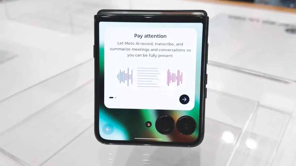 Three new Razr: Motorola updated foldable smartphones for 2025 | Image 6 Three new Razr: Motorola updated foldable smartphones for 2025 (screenshot 2025 04 23 at 8 17 10pm.jpg)