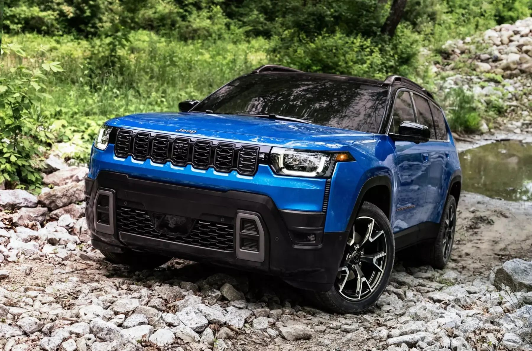 New Jeep Cherokee: first photos and details of the premiere