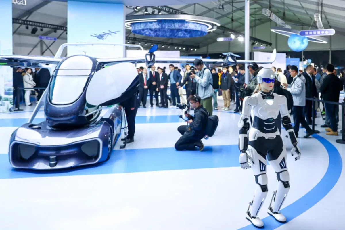 Chery has unveiled a humanoid robot that will sell cars Chery has unveiled a humanoid robot that will sell cars