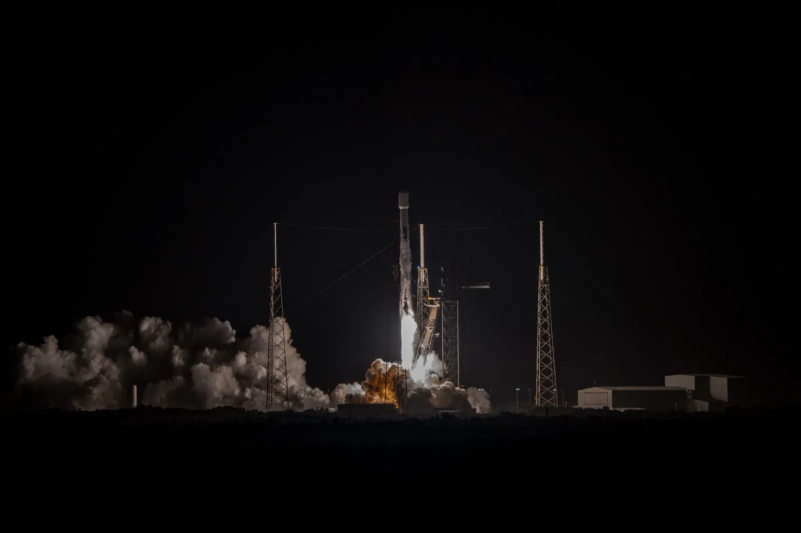 Cape Canaveral hosted the 250th launch of a SpaceX Falcon 9 rocket from pad SLC-40