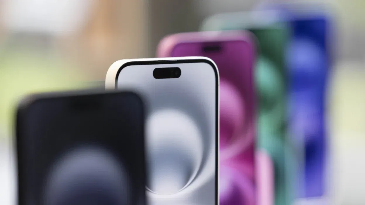 Apple changes iPhone release schedule: standard models will be moved to spring
